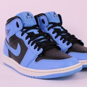0321-Nike Air Jordan 1 Mid "University Blue/Black" Size 9.5 (DQ8426-401)